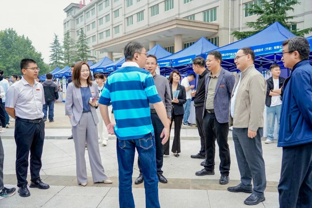 西安汽车职业大学举办2026年全省汽车产业专场校园招聘会暨2027届毕业生秋季双选会