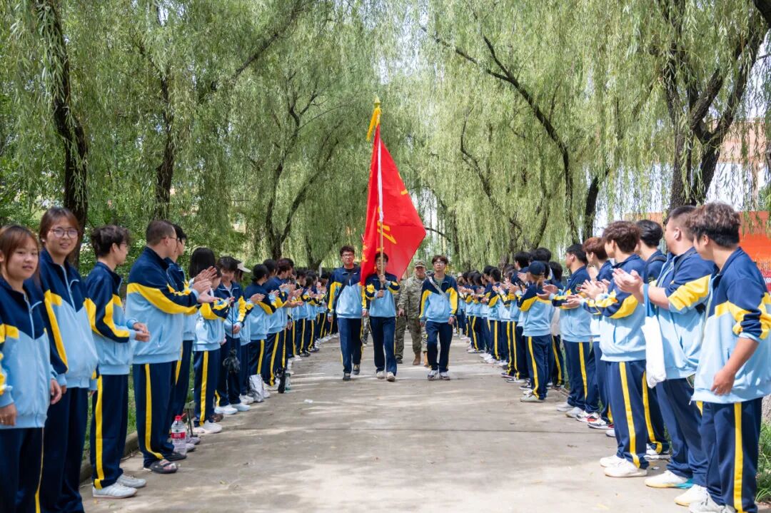 晨光励行 当“燃”青春丨16公里！西安明德理工学院学子步履淬成长！