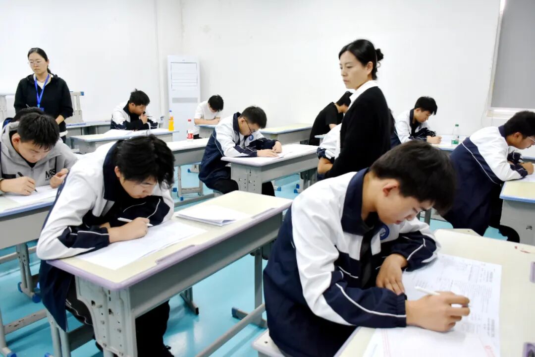 西安轨道交通技工学校开展职教单招文化课校内摸底测试