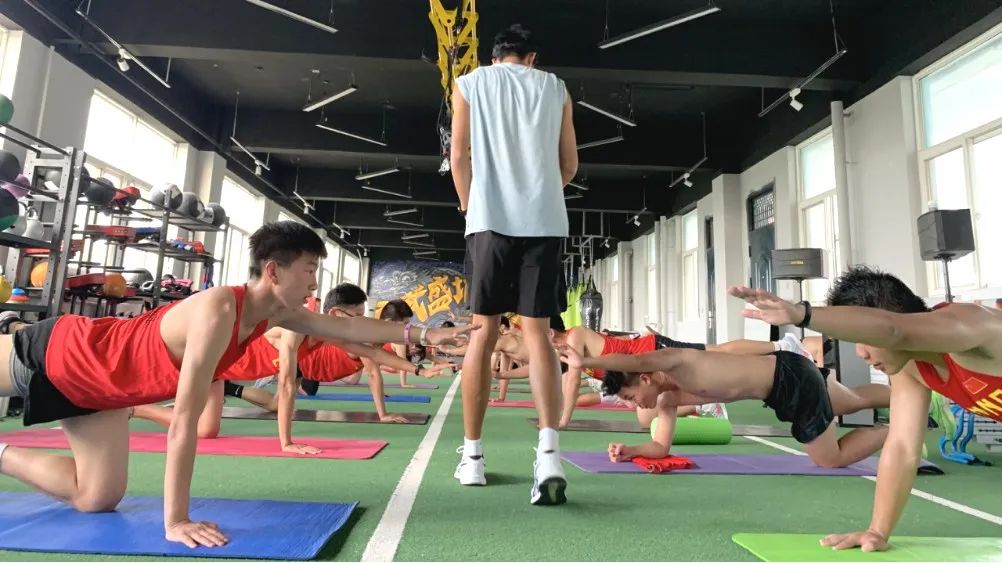 动起来！西安现代综合职业高中第四届趣味运动会赛程表大公开