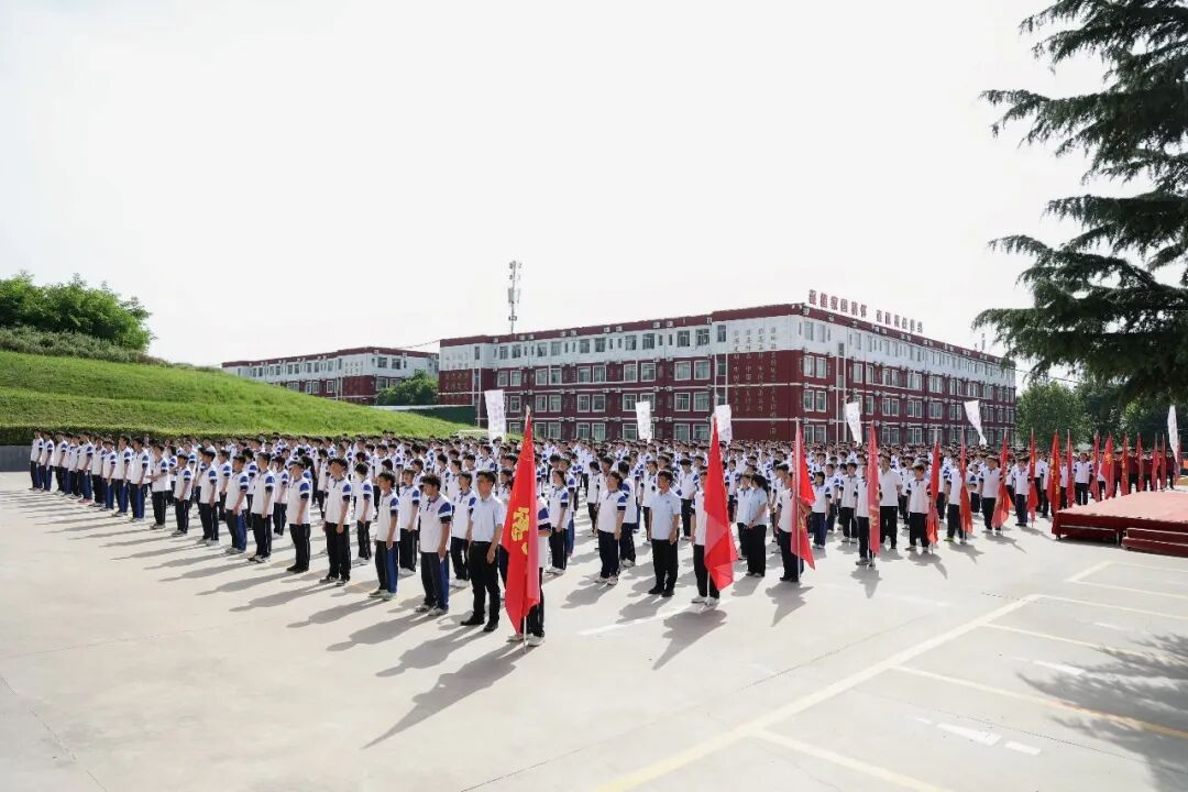 西安育华职业高中的用心、较真、敬业，永远是别人拿不走的底气