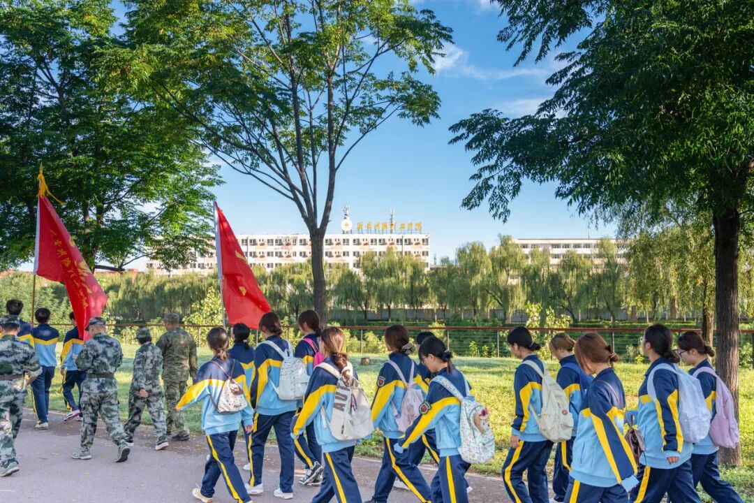 晨光励行 当“燃”青春丨16公里！西安明德理工学院学子步履淬成长！