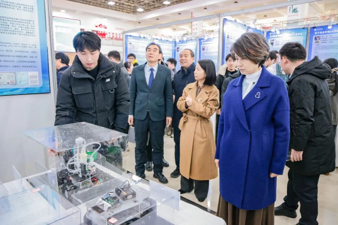 西京学院2026届硕士研究生毕业成果展开幕