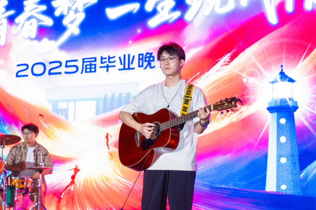 高燃！璀璨！西安现代综合职业高中2025届毕业晚会封神之夜！