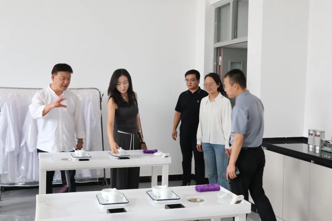 校企合作谋发展！宴长安集团一行到陕西旅游烹饪职业学院校洽谈合作