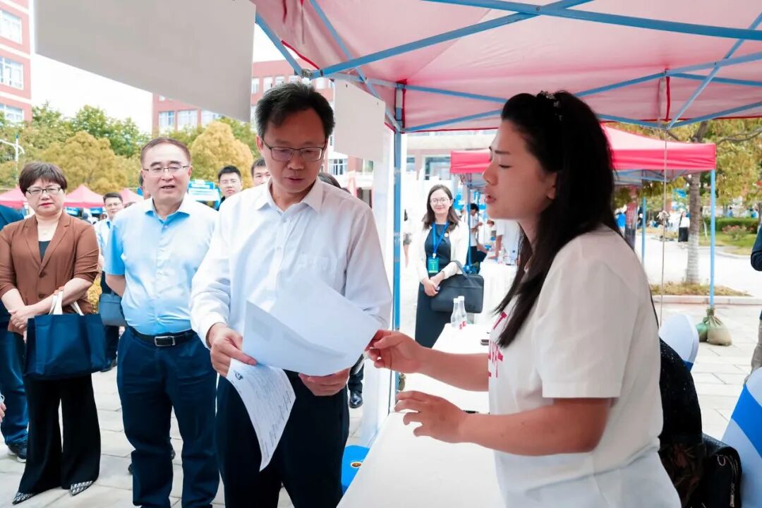 西安培华学院受邀参加2026年民办高校毕业生就业工作现场会并作典型经验分享