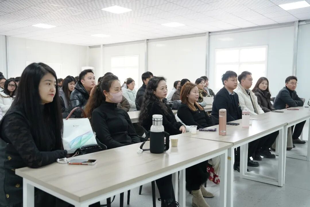 特邀著名声乐教育家晁浩建教授莅临西安博雅艺术职业高中讲学