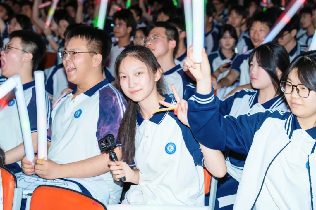 高燃！璀璨！西安现代综合职业高中2025届毕业晚会封神之夜！