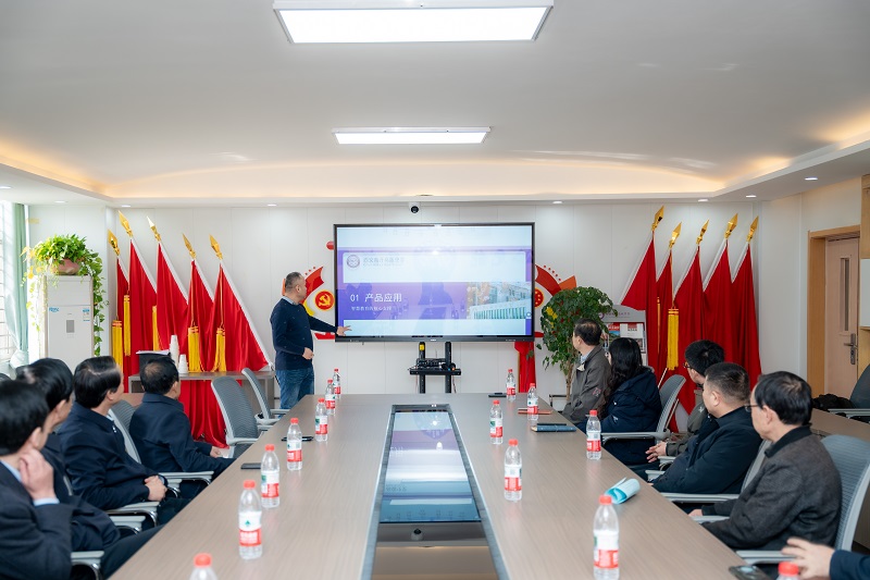 安康学院党委书记钟生海领导一行到西安科技大学高新学院交流座谈