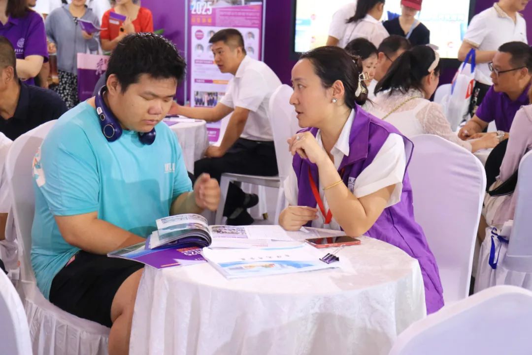 直击现场 | 西安育华职业高中2025年浐灞中招会火热进行中...