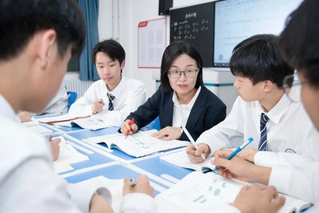 西安育华职业高中与西安市东城第一中学“名校+”合作签约暨揭牌仪式成功举办