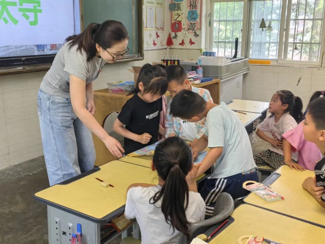 西京学院研究生赴长柞工委纪念馆开展红色教育活动