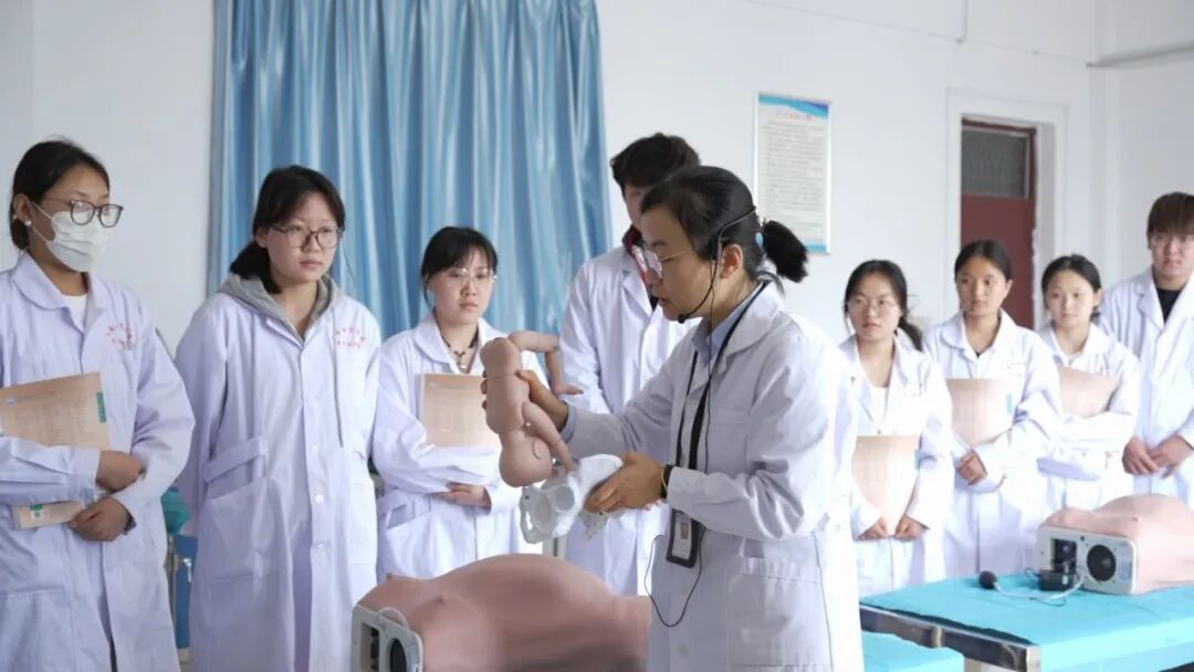 实训零距离｜探秘西安海棠职业学院医学技术系护理实训室