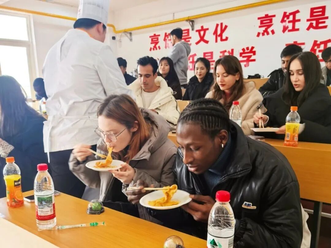 “品味中国·思路食韵”美食文化体验活动在陕西旅游烹饪职业学院成功举办