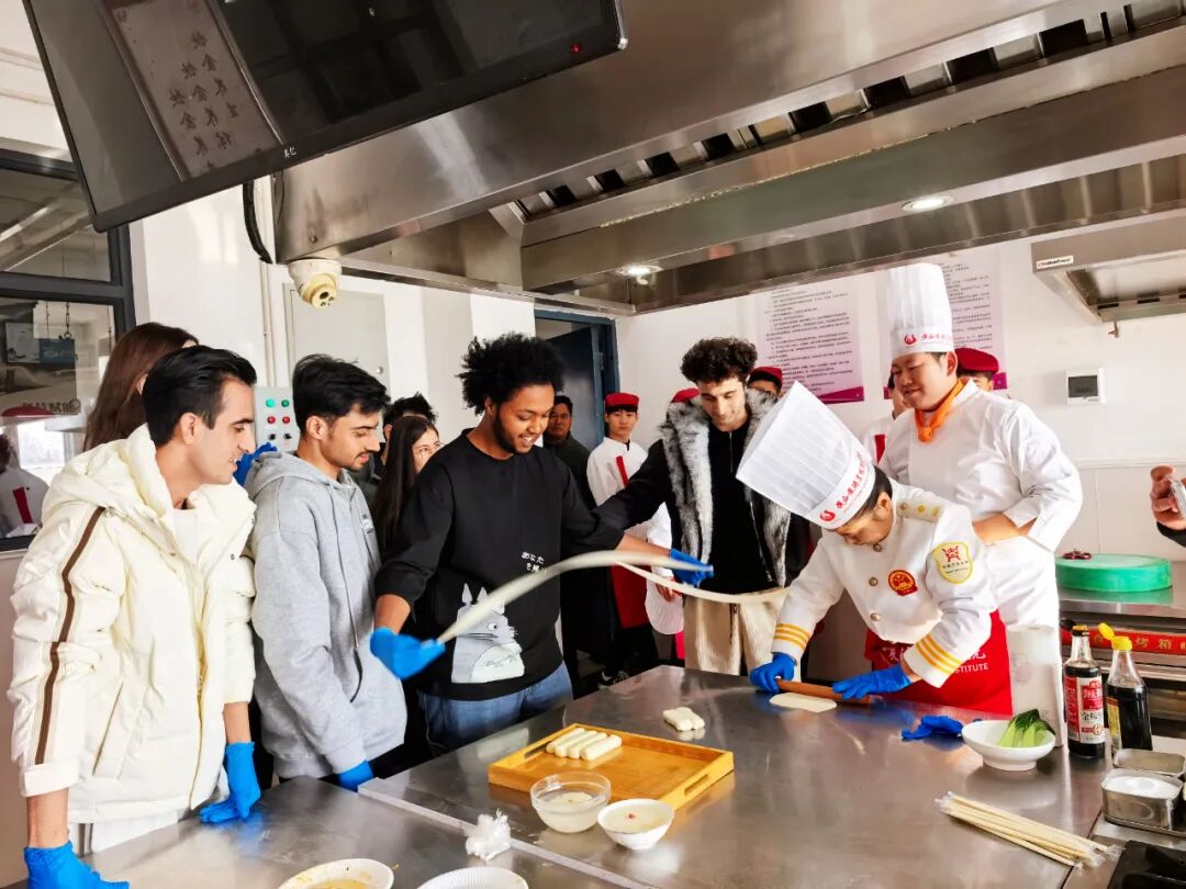 “品味中国·思路食韵”美食文化体验活动在陕西旅游烹饪职业学院成功举办