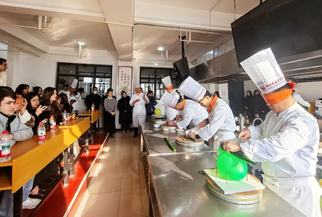 “品味中国·思路食韵”美食文化体验活动在陕西旅游烹饪职业学院成功举办