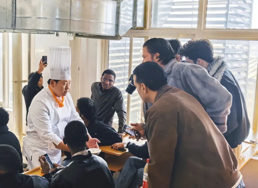 “品味中国·思路食韵”美食文化体验活动在陕西旅游烹饪职业学院成功举办