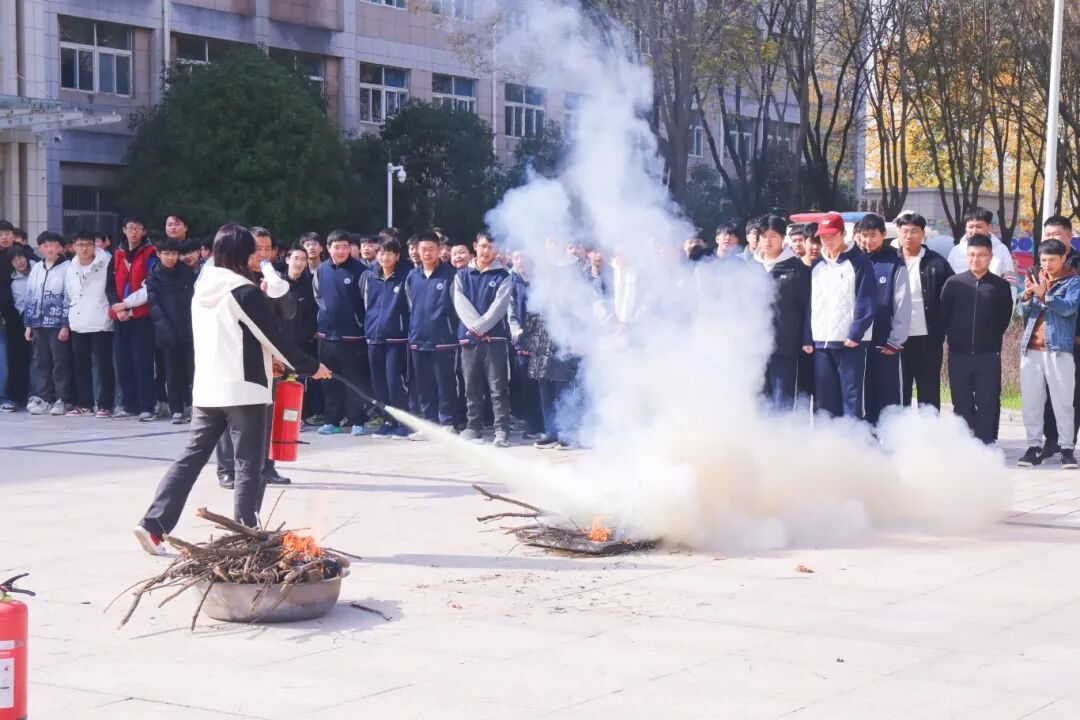 以练筑防，安全同行-西安铁道技师学院这场消防演练干货满满！