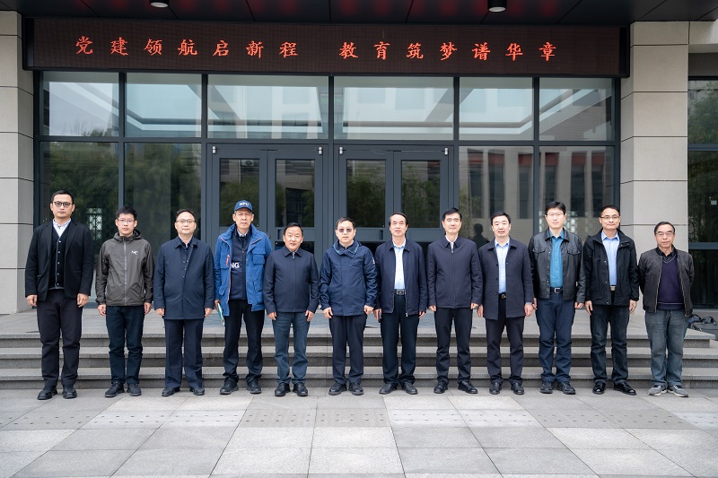 安康学院党委书记钟生海领导一行到西安科技大学高新学院交流座谈