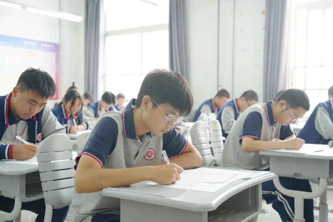 "艺术+语言"双翼齐飞 西安博雅艺术职业高中学子在2025年长安区英语技能大赛中喜获佳绩