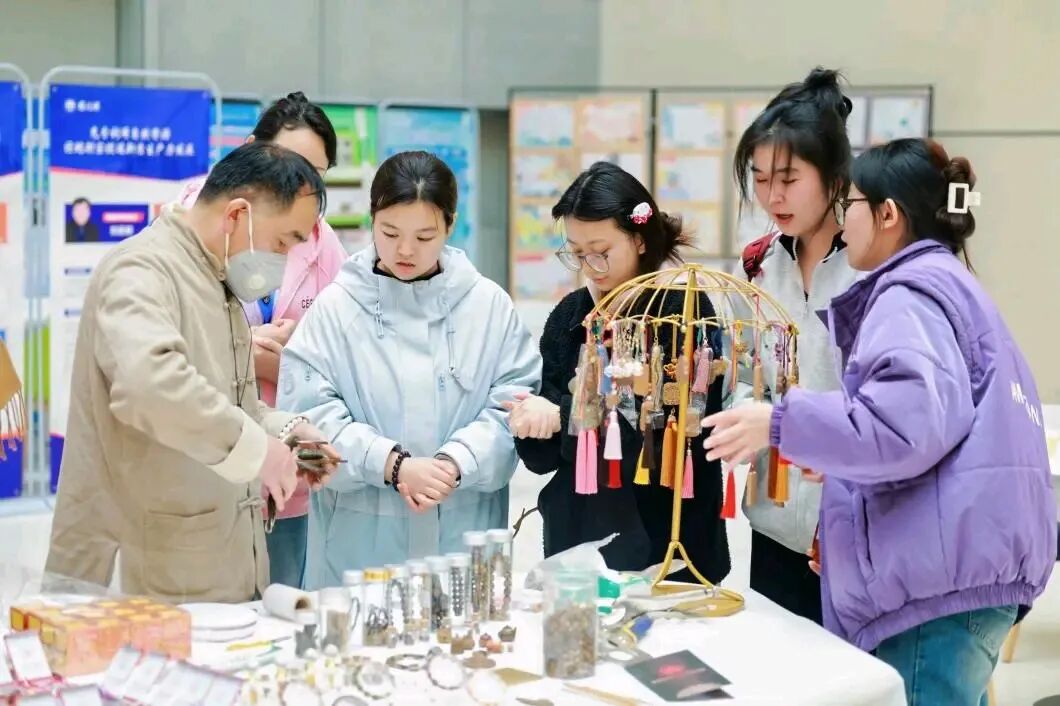 西安交通工程学院举办“美育润韶华”中式美学实践教学活动