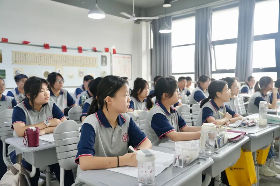 西安博雅艺术职业高中市级技能大赛创佳绩，文化课教学助力学生全面发展