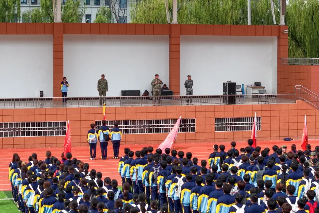 晨光励行 当“燃”青春丨16公里！西安明德理工学院学子步履淬成长！