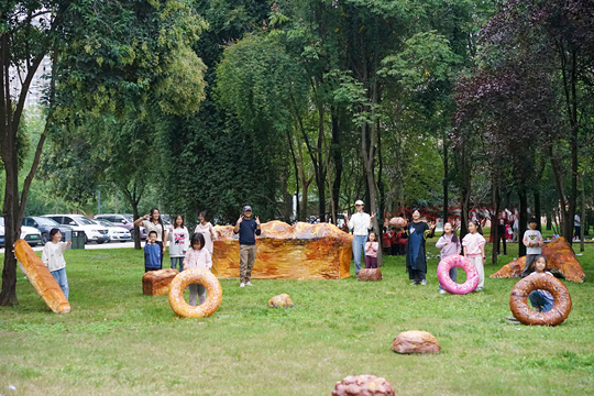 西安欧亚学院首届儿童大地艺术节开幕！邀你体验多元艺术实践