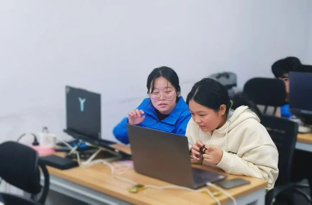 喜报！陕西航天职工大学在省第九届中华职业教育创新创业大赛斩获一等奖