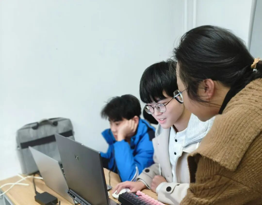 喜报！陕西航天职工大学在省第九届中华职业教育创新创业大赛斩获一等奖