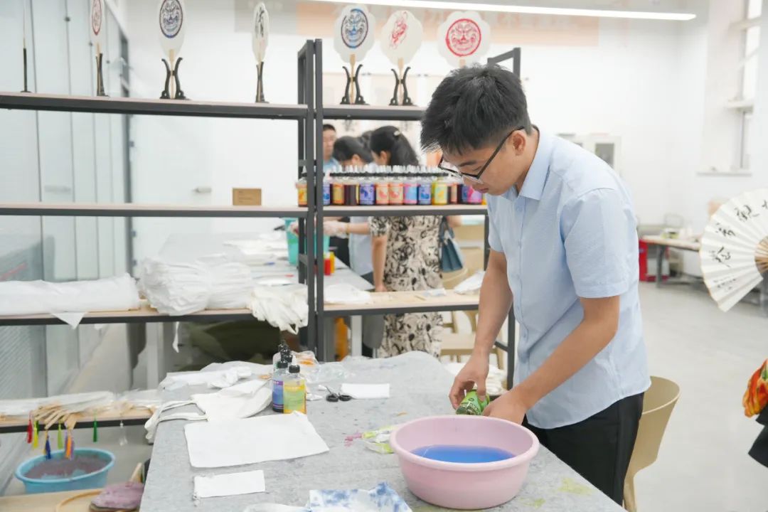 西安市2025年职业教育活动周绘画、音乐表演专业专场主题活动在西安博雅艺术职业高中举行