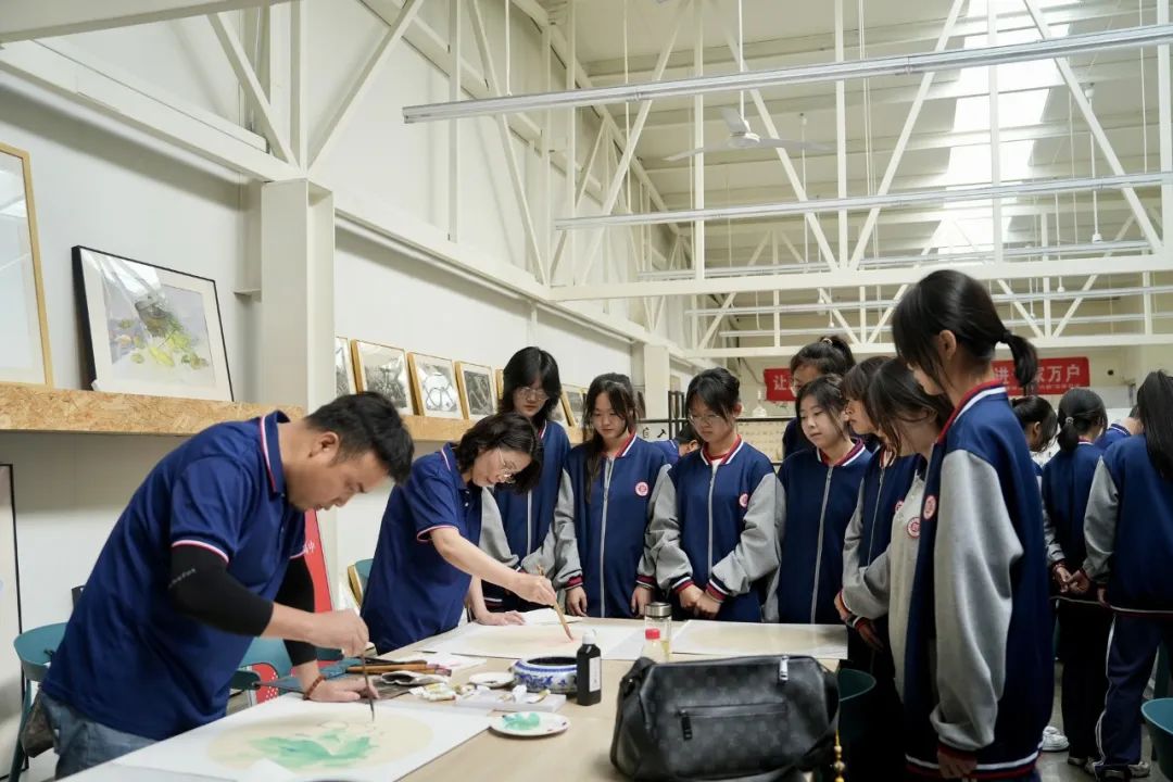 西安博雅艺术职业高中市级技能大赛创佳绩，文化课教学助力学生全面发展