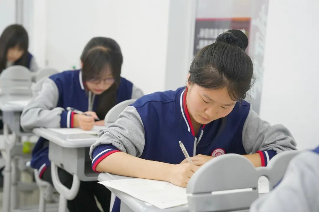 这一战，为梦想蓄力！直击西安博雅艺术职业高中月考现场