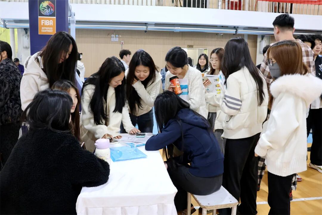 西安翻译学院“春风送岗 启航未来”2026届毕业生综合类招聘会现场