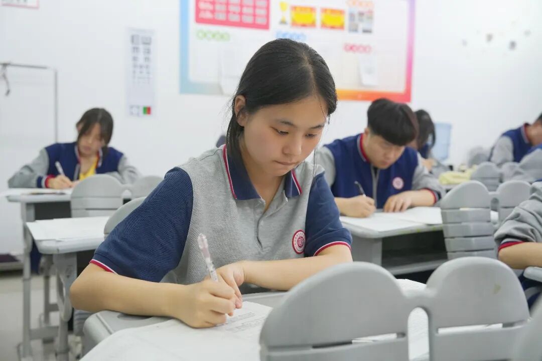 这一战，为梦想蓄力！直击西安博雅艺术职业高中月考现场