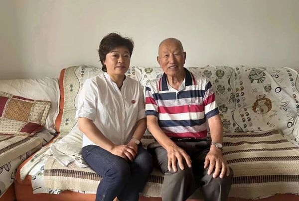 陕西旅游烹饪职业学院党委、工会开展离退休教职工端午节慰问活动3.jpg
