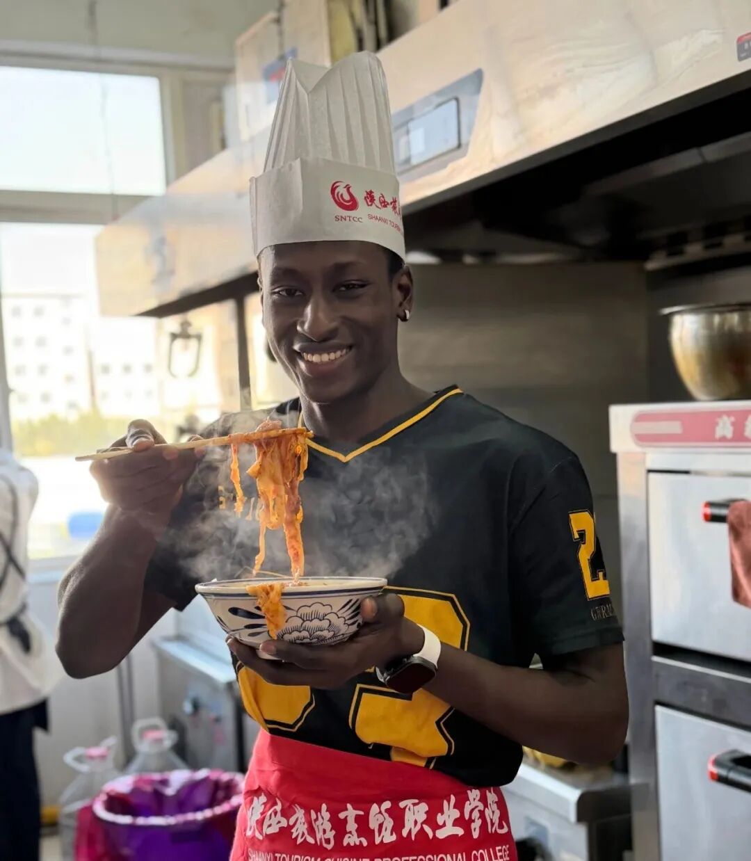 “品味中国·思路食韵”美食文化体验活动在陕西旅游烹饪职业学院成功举办