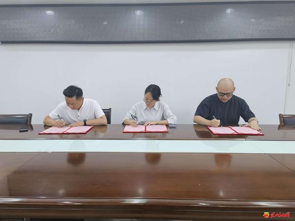 陕西尚品树人教育与晋江市人社局、海峡人才服务公司签订产教融合战略合作协议1.jpg