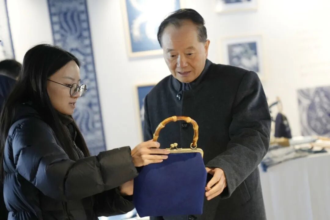 苏陕东西部合作发展促进会一行到西安建筑科技大学华清学院参观交流