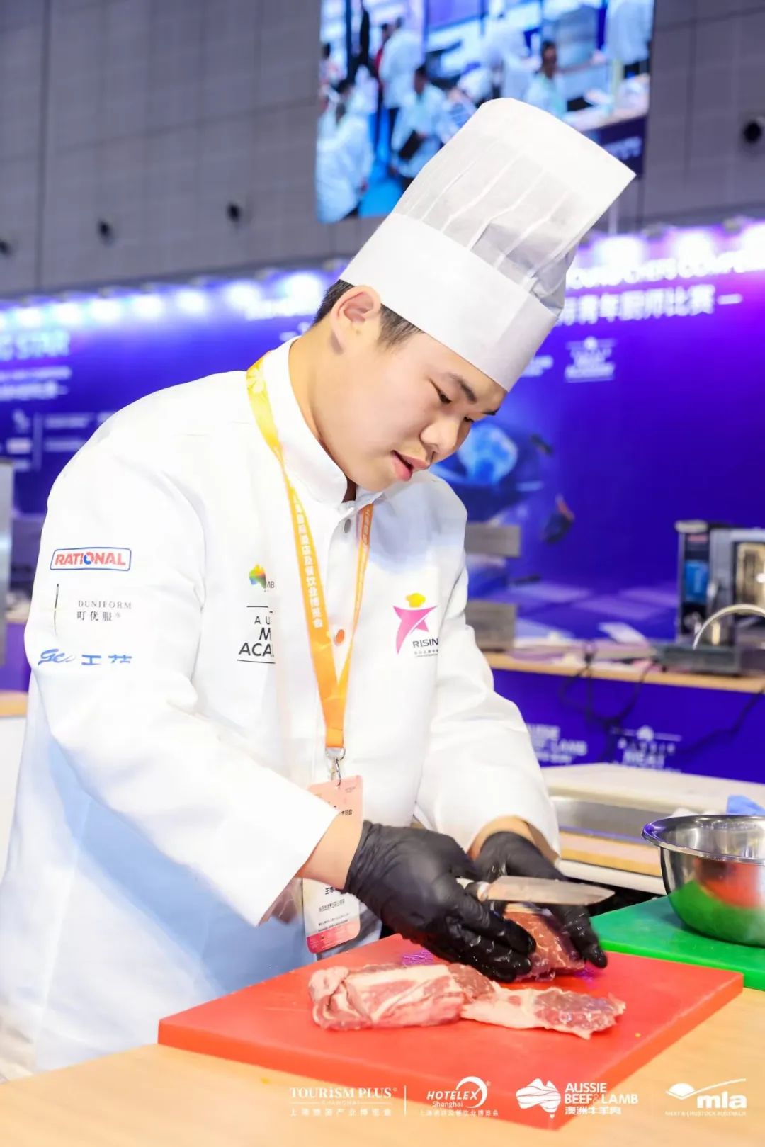 荣耀绽放，陕西旅游烹饪职业学院师生闪耀2025Hotelex明日之星赛场，获多枚奖牌