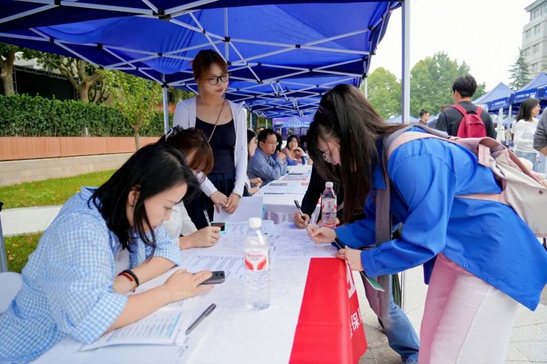 西安汽车职业大学举办2026年全省汽车产业专场校园招聘会暨2027届毕业生秋季双选会
