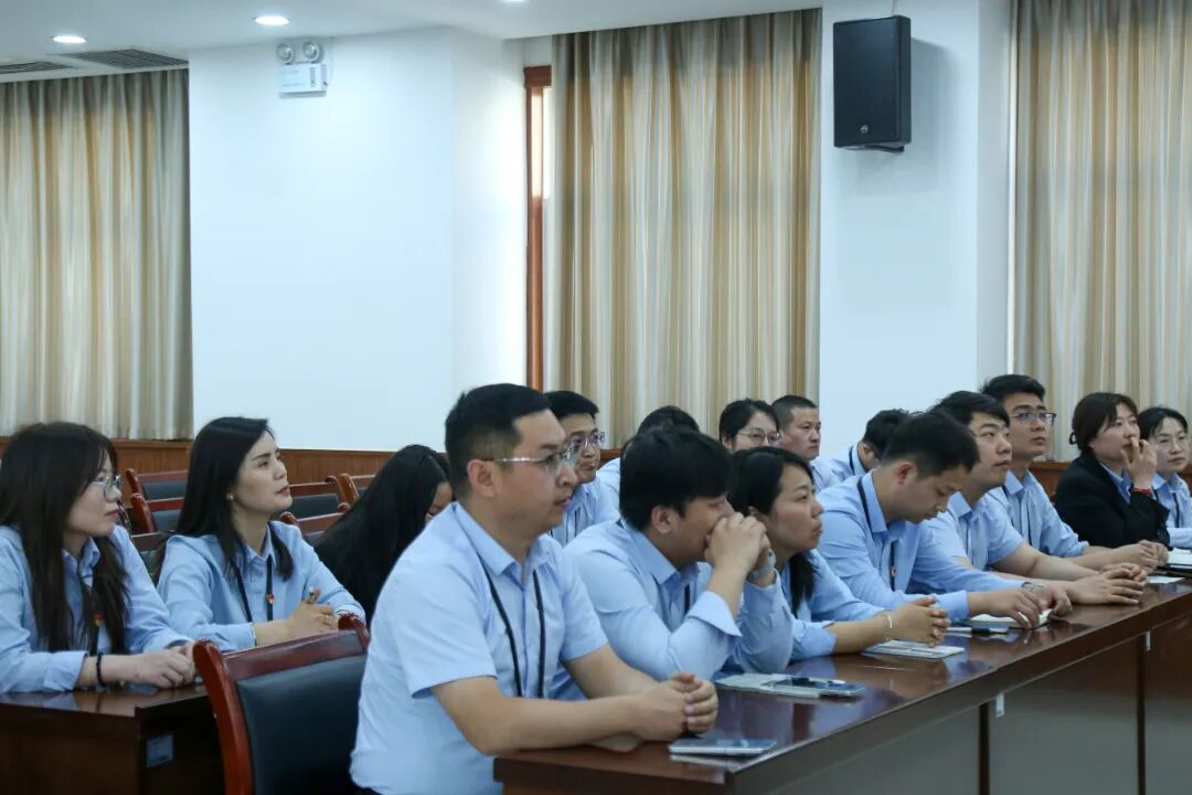 西安海棠职业学院召开2026年陕西高校学生工作研究课题立项答辩会
