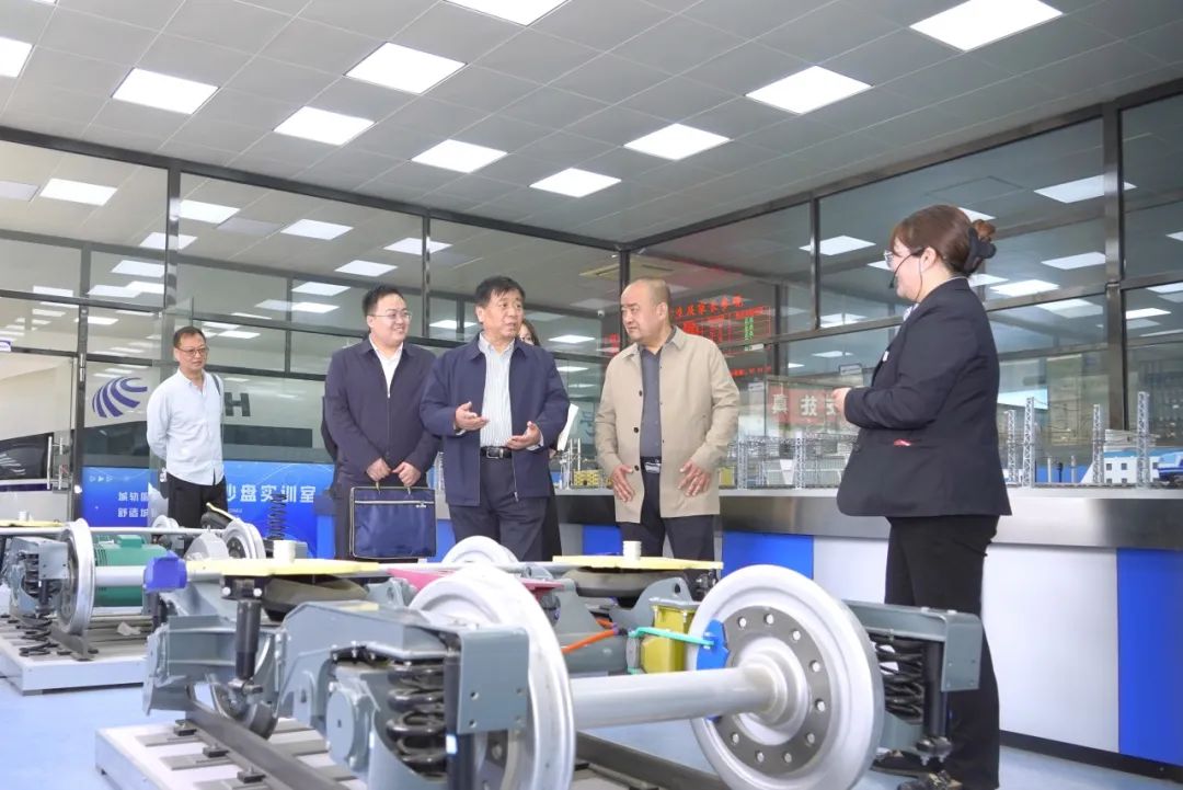 中国中铁西北区域总部与西安城市科技职业学校共筑产教融合新模式