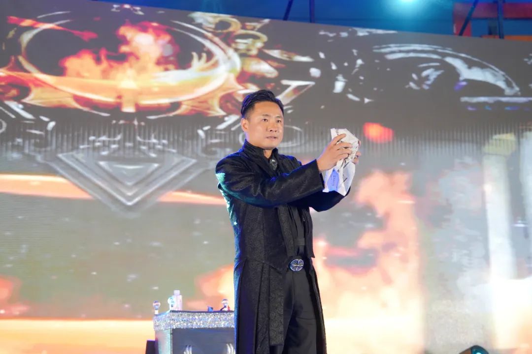 震撼！温暖！感动！青春！西安博雅艺术职业高中职教活动周展演暨2025届毕业晚会