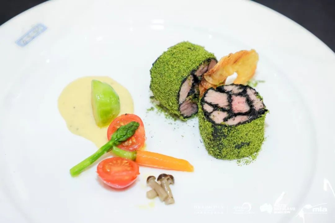 荣耀绽放，陕西旅游烹饪职业学院师生闪耀2025Hotelex明日之星赛场，获多枚奖牌