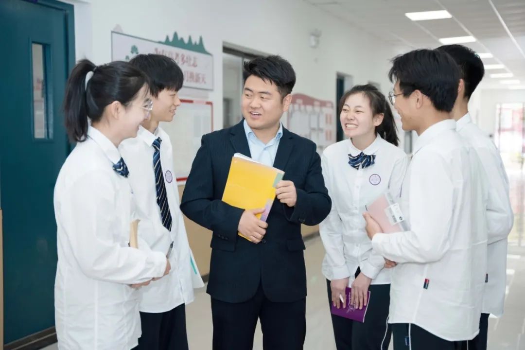 西安育华职业高中与西安市东城第一中学“名校+”合作签约暨揭牌仪式成功举办