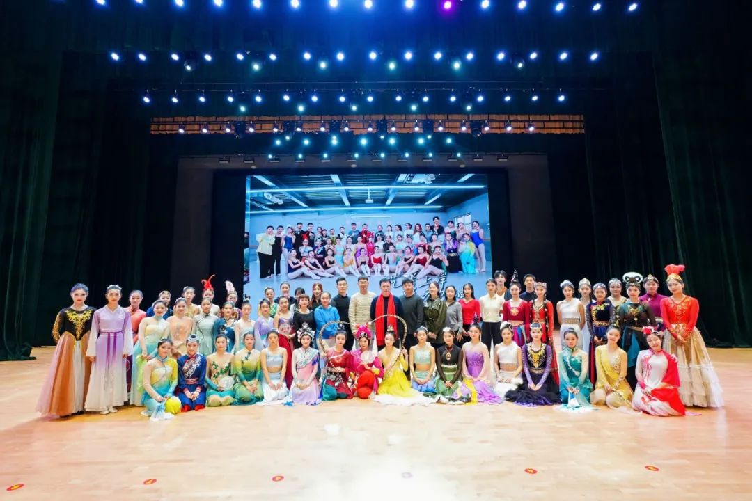 西安博雅艺术职业高中市级技能大赛创佳绩，文化课教学助力学生全面发展