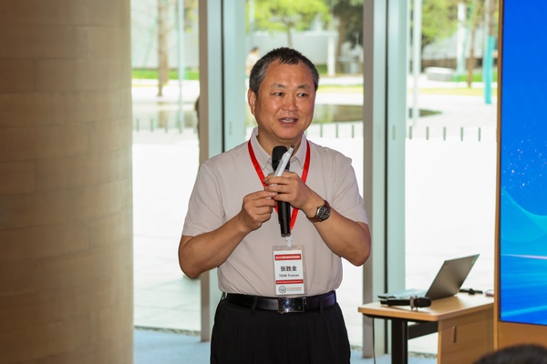 近百名中学老师走进西安欧亚学院，看大学正在怎么变、聊中学该怎么做
