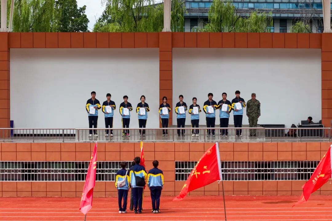 晨光励行 当“燃”青春丨16公里！西安明德理工学院学子步履淬成长！