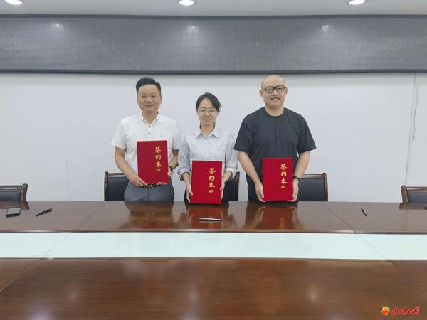 陕西尚品树人教育与晋江市人社局、海峡人才服务公司签订产教融合战略合作协议2.jpg
